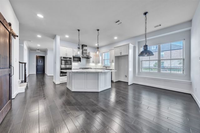 1401 Birds Fort Trail, Arlington, TX 76005