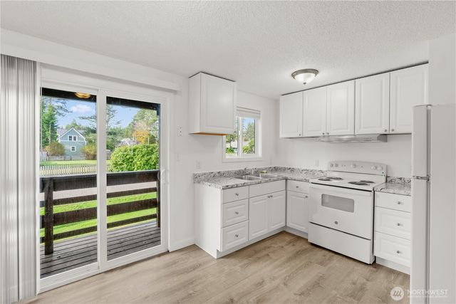 1208 34th Street, Seaview, WA 98644