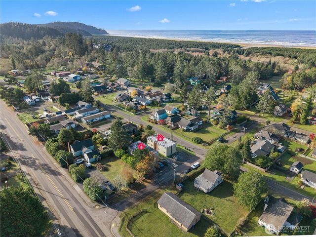 1208 34th Street, Seaview, WA 98644