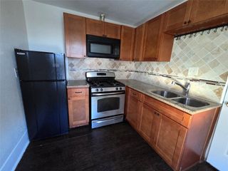 302 71st Street 2, Houston, TX 77011