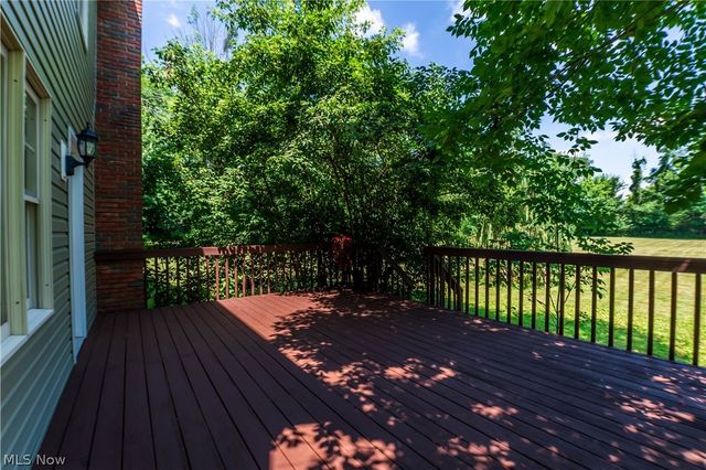 1807 Smith Kramer Street NE, Hartville, OH 44632
