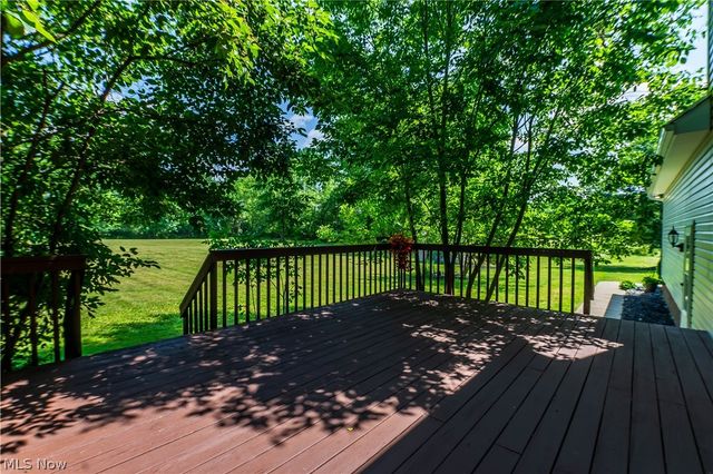 1807 Smith Kramer Street NE, Hartville, OH 44632