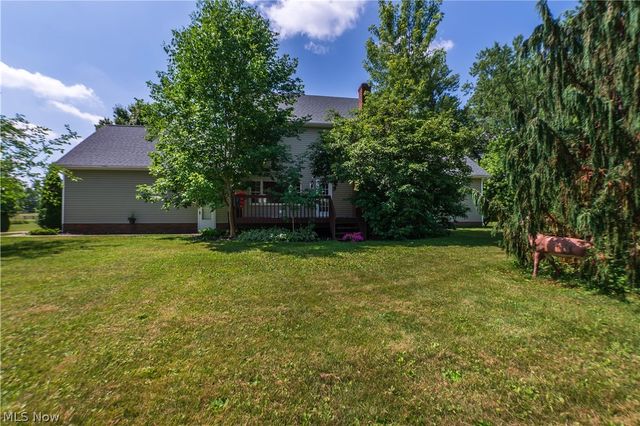 1807 Smith Kramer Street NE, Hartville, OH 44632