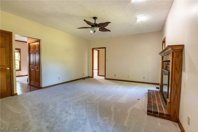 1807 Smith Kramer Street NE, Hartville, OH 44632