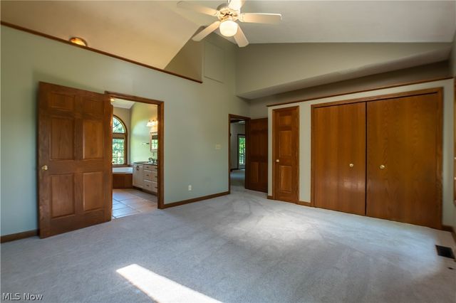 1807 Smith Kramer Street NE, Hartville, OH 44632