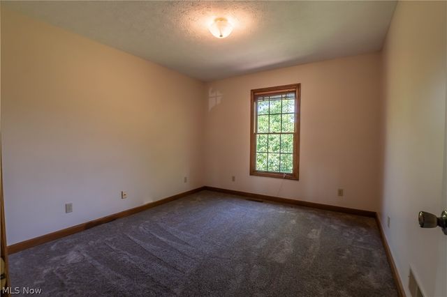 1807 Smith Kramer Street NE, Hartville, OH 44632