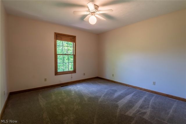 1807 Smith Kramer Street NE, Hartville, OH 44632