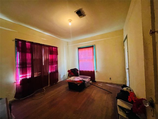 1460 Prairie Street, Beaumont, TX 77701