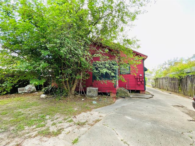 1460 Prairie Street, Beaumont, TX 77701