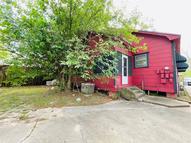 1460 Prairie Street, Beaumont, TX 77701