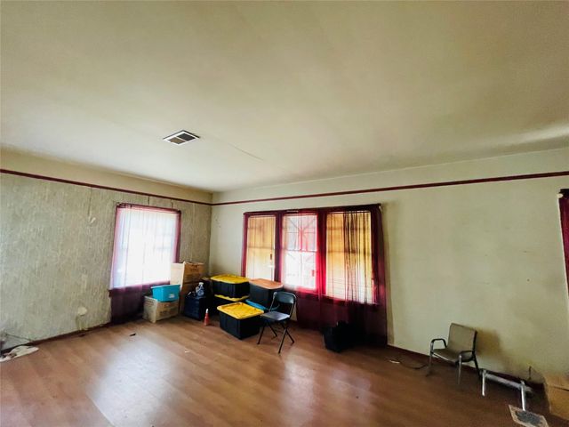 1460 Prairie Street, Beaumont, TX 77701