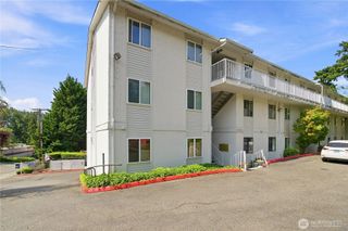 9926 NE 116th Street #302, Kirkland, WA 98034