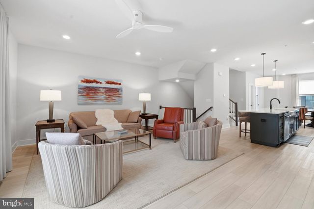 100 GLASS LN, Baltimore, MD 21230