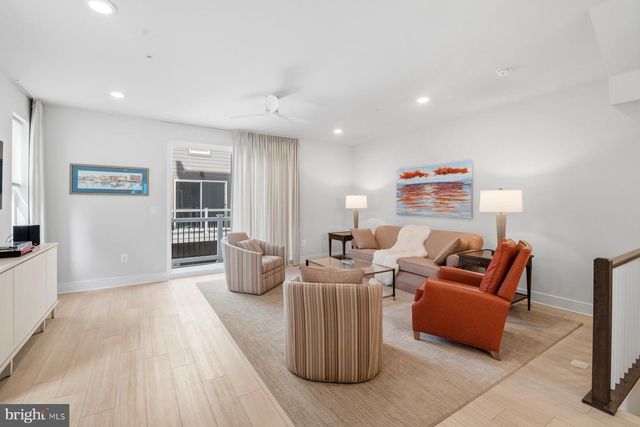 100 GLASS LN, Baltimore, MD 21230