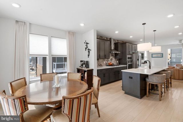 100 GLASS LN, Baltimore, MD 21230