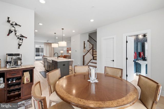 100 GLASS LN, Baltimore, MD 21230