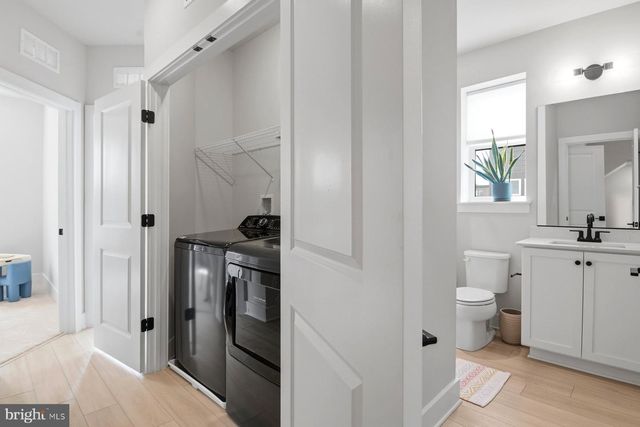 100 GLASS LN, Baltimore, MD 21230