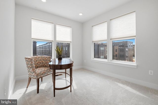 100 GLASS LN, Baltimore, MD 21230