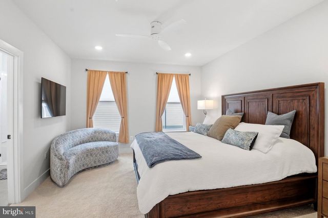 100 GLASS LN, Baltimore, MD 21230