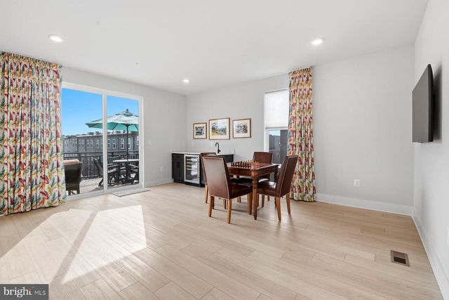 100 GLASS LN, Baltimore, MD 21230