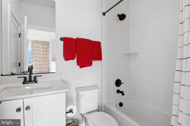 100 GLASS LN, Baltimore, MD 21230