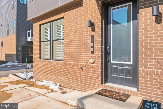 100 GLASS LN, Baltimore, MD 21230