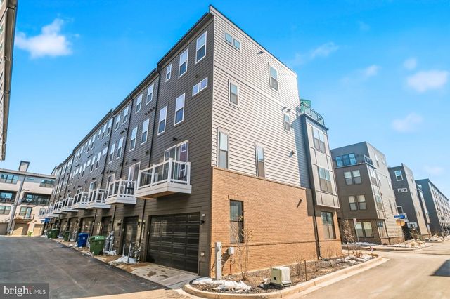 100 GLASS LN, Baltimore, MD 21230