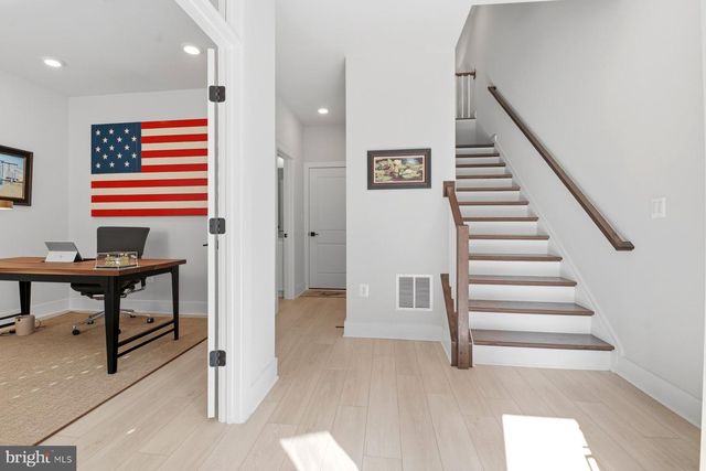 100 GLASS LN, Baltimore, MD 21230