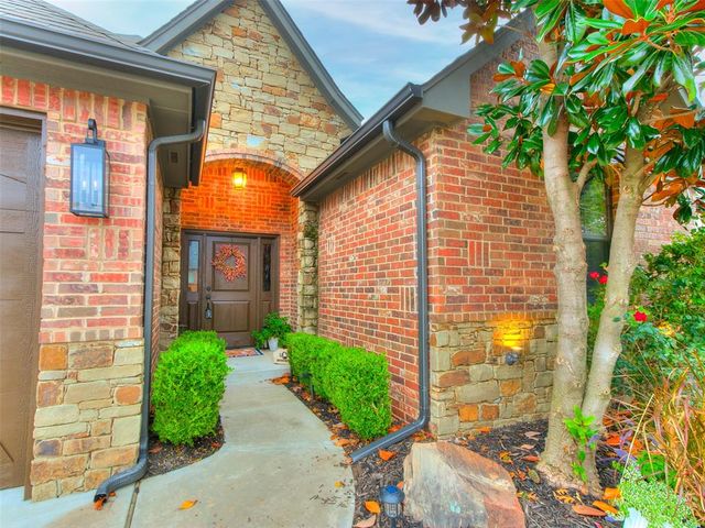3932 Hutton Way, Edmond, OK 73034
