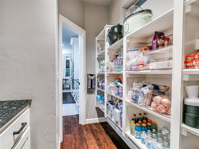 3932 Hutton Way, Edmond, OK 73034