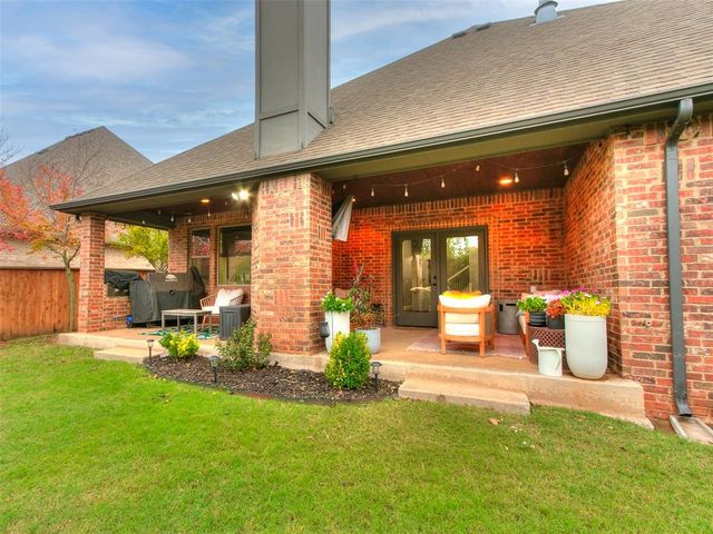 3932 Hutton Way, Edmond, OK 73034