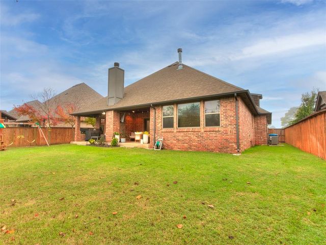 3932 Hutton Way, Edmond, OK 73034
