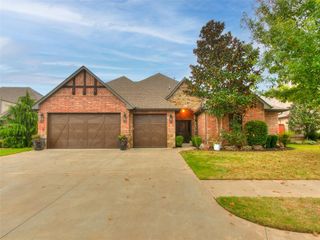 3932 Hutton Way, Edmond, OK 73034