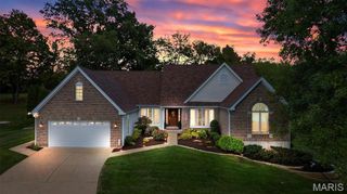 10026 Canterbury Farms Court, St Louis, MO 63128