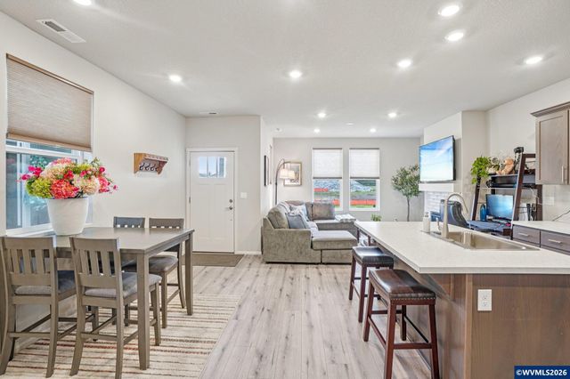 1933 NW Kent St St, Mcminnville, OR 97128