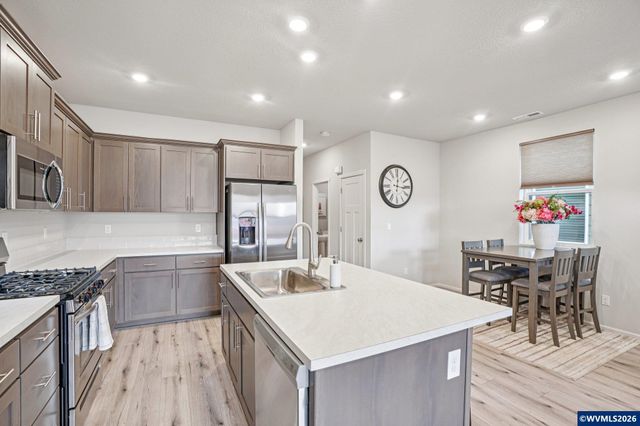 1933 NW Kent St St, Mcminnville, OR 97128