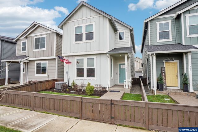 1933 NW Kent St St, Mcminnville, OR 97128