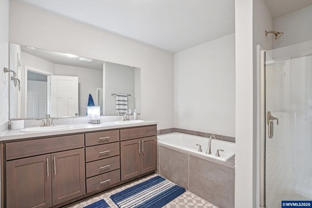 1933 NW Kent St St, Mcminnville, OR 97128