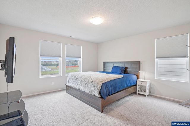 1933 NW Kent St St, Mcminnville, OR 97128