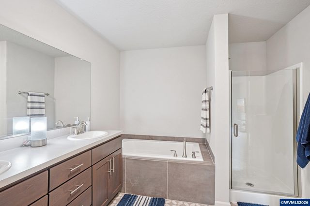 1933 NW Kent St St, Mcminnville, OR 97128