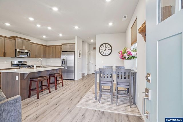 1933 NW Kent St St, Mcminnville, OR 97128