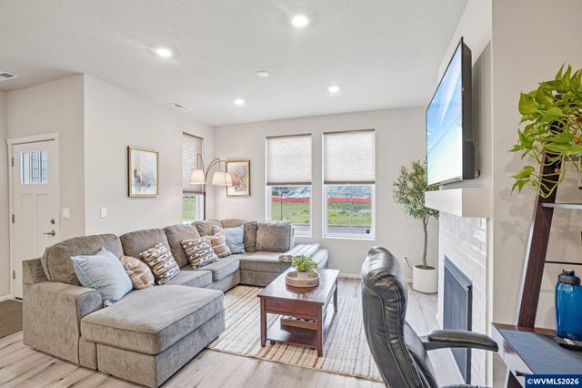 1933 NW Kent St St, Mcminnville, OR 97128