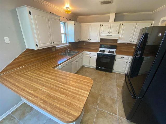 1609 Apian Way, Edmond, OK 73003