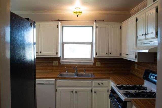 1609 Apian Way, Edmond, OK 73003