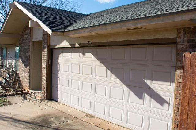 1609 Apian Way, Edmond, OK 73003