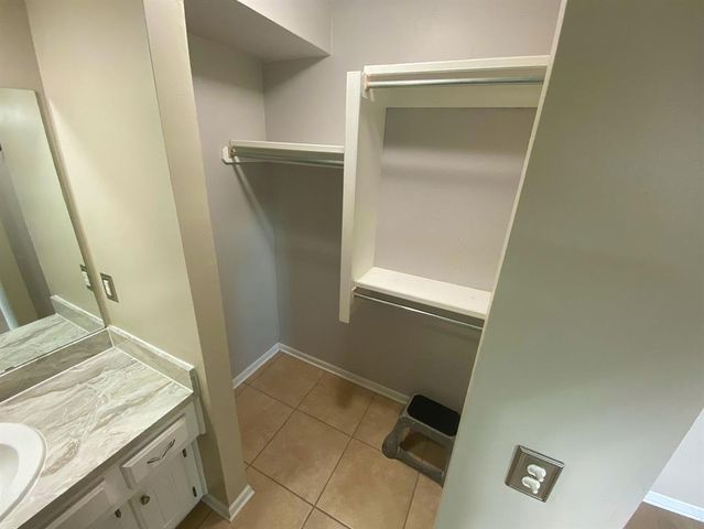 1609 Apian Way, Edmond, OK 73003