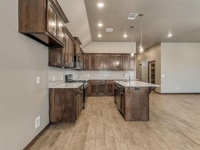 2309 Pueblos Road, Edmond, OK 73012