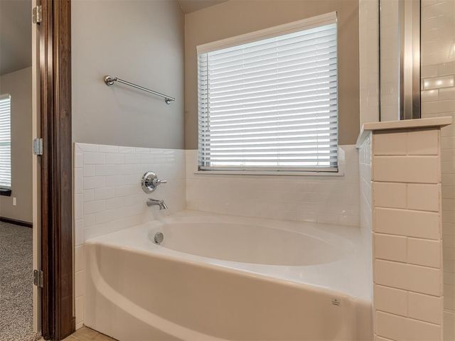 2309 Pueblos Road, Edmond, OK 73012