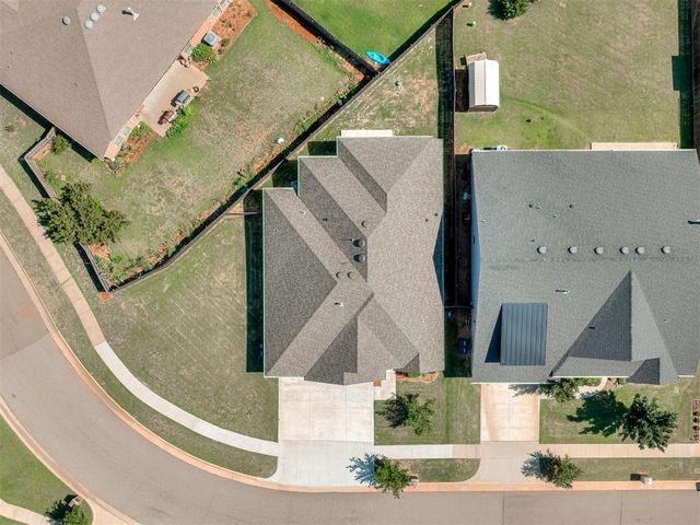 2309 Pueblos Road, Edmond, OK 73012