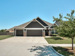 2309 Pueblos Road, Edmond, OK 73012